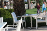 Луксозни маси и столове за заведения от ратан